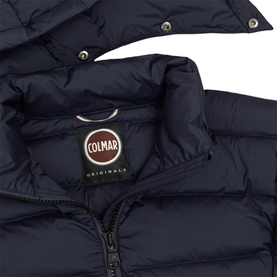 Piumino Opaco Elasticizzato Con Cappuccio Staccabile Colmar Originals | 1222/2SE068